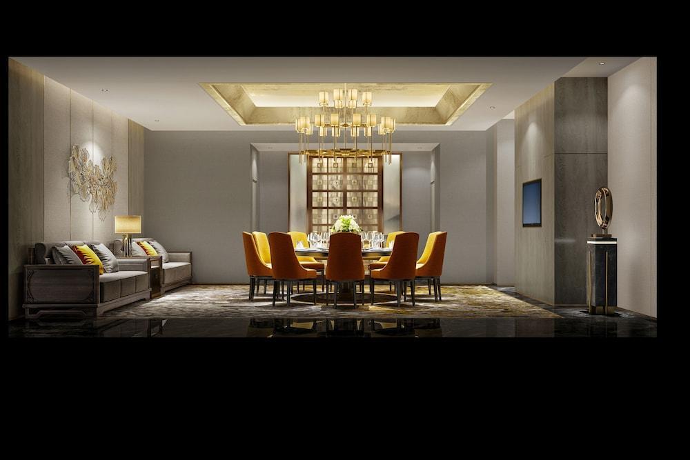 Grand Skylight Shenzhen: Business Zone Retreat With Perks