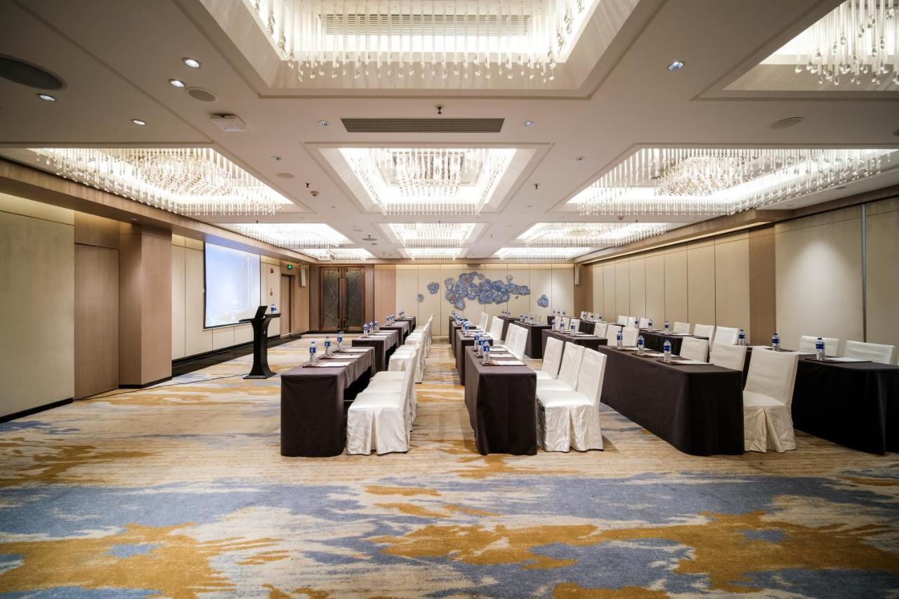 Grand Skylight Shenzhen: Business Zone Retreat With Perks Hotel 4*