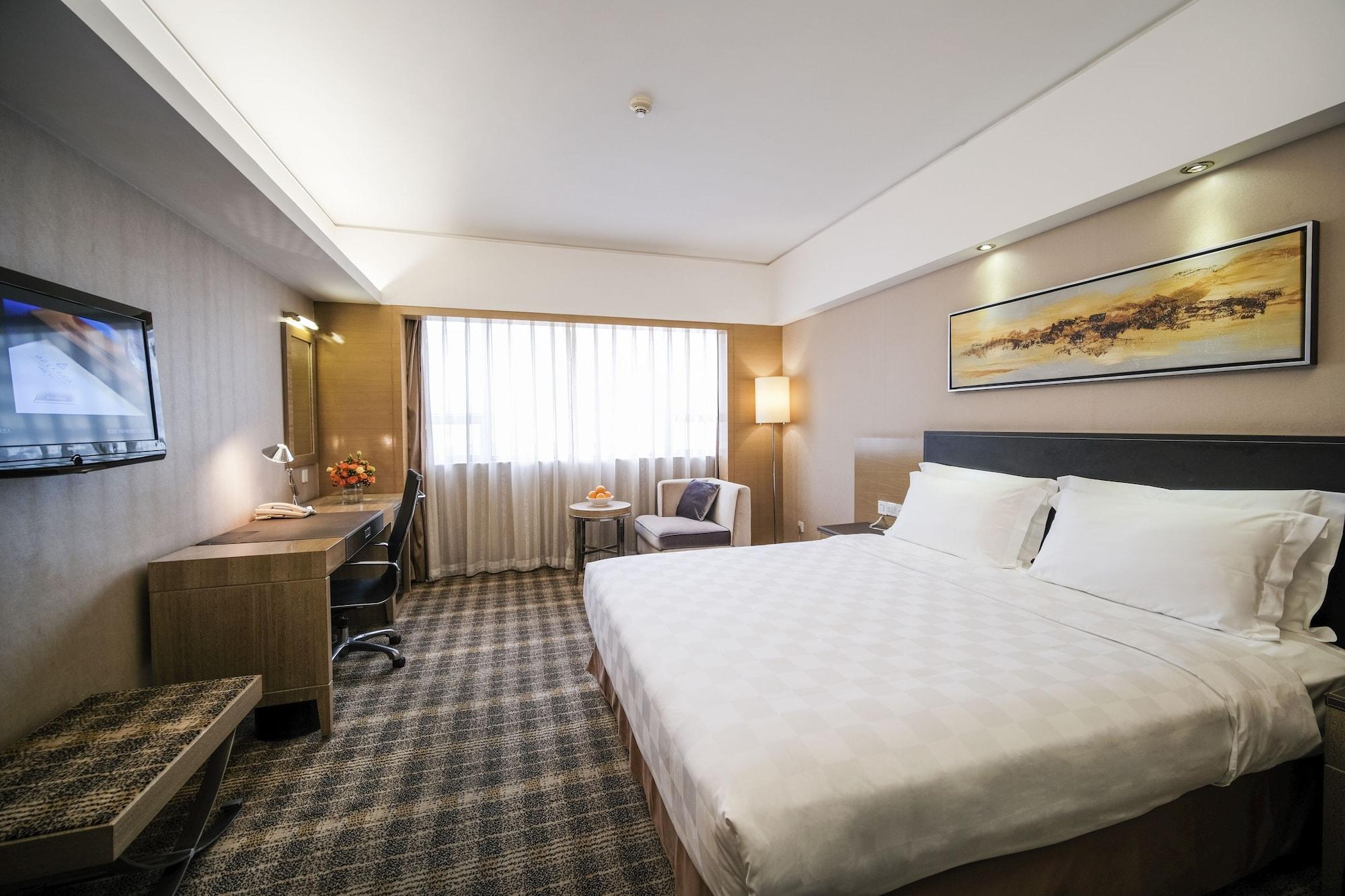Grand Skylight Shenzhen: Business Zone Retreat With Perks