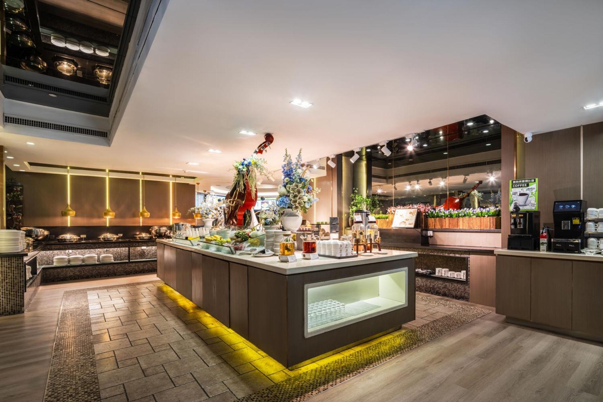 Hotel Grand Skylight Shenzhen: Business Zone Retreat With Perks 4*